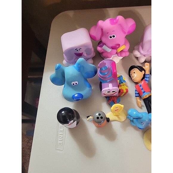 Blue's Clues Figures toy Lot Blue Magenta Mailbox Pepper etc... - Picture 7 of 7